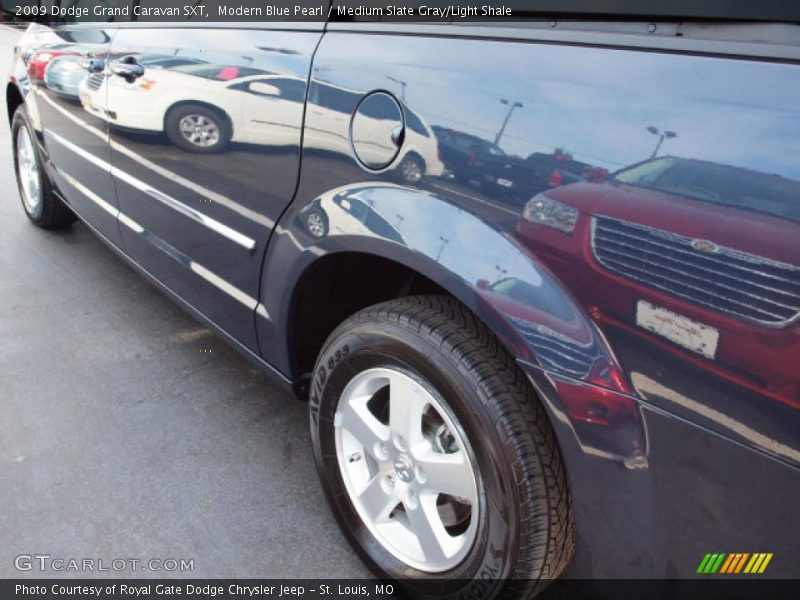 Modern Blue Pearl / Medium Slate Gray/Light Shale 2009 Dodge Grand Caravan SXT