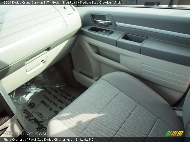Modern Blue Pearl / Medium Slate Gray/Light Shale 2009 Dodge Grand Caravan SXT