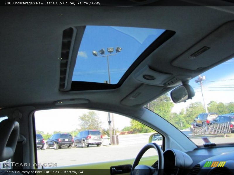 Yellow / Grey 2000 Volkswagen New Beetle GLS Coupe