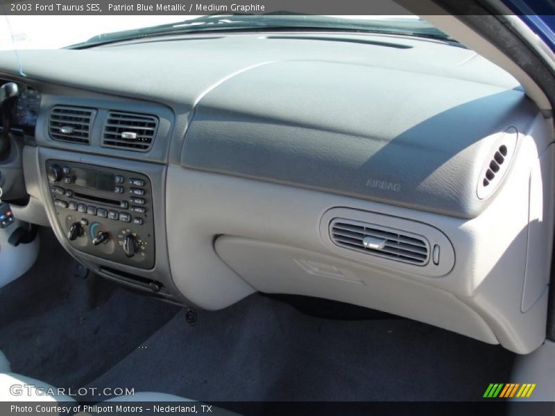 Patriot Blue Metallic / Medium Graphite 2003 Ford Taurus SES