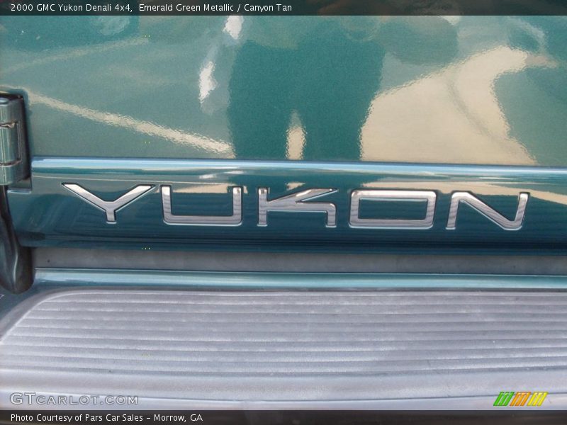  2000 Yukon Denali 4x4 Logo