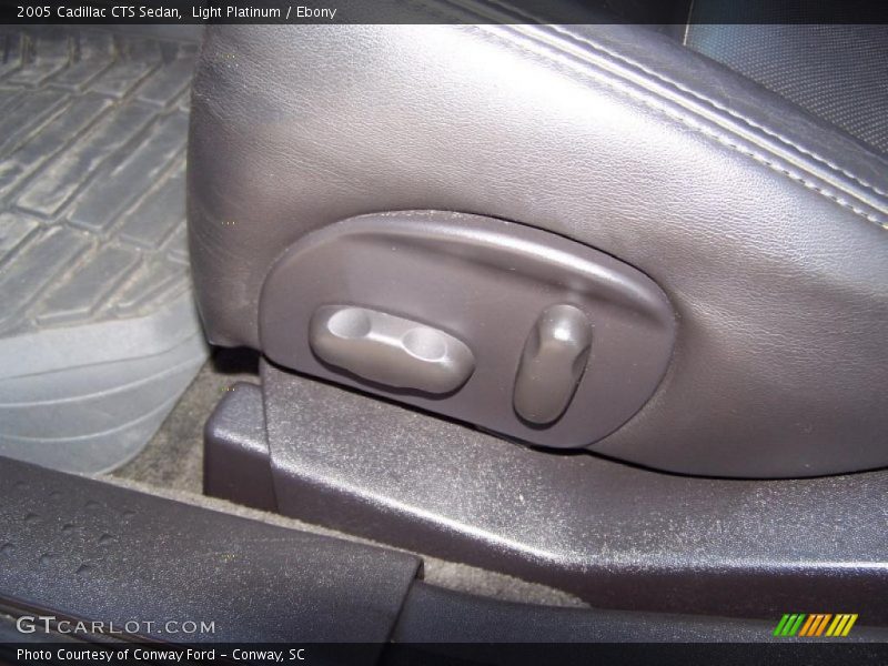 Light Platinum / Ebony 2005 Cadillac CTS Sedan