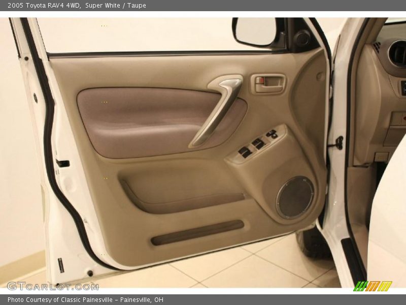 Super White / Taupe 2005 Toyota RAV4 4WD