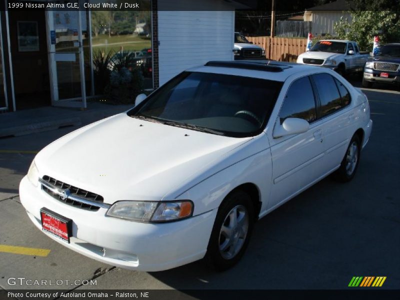Cloud White / Dusk 1999 Nissan Altima GLE
