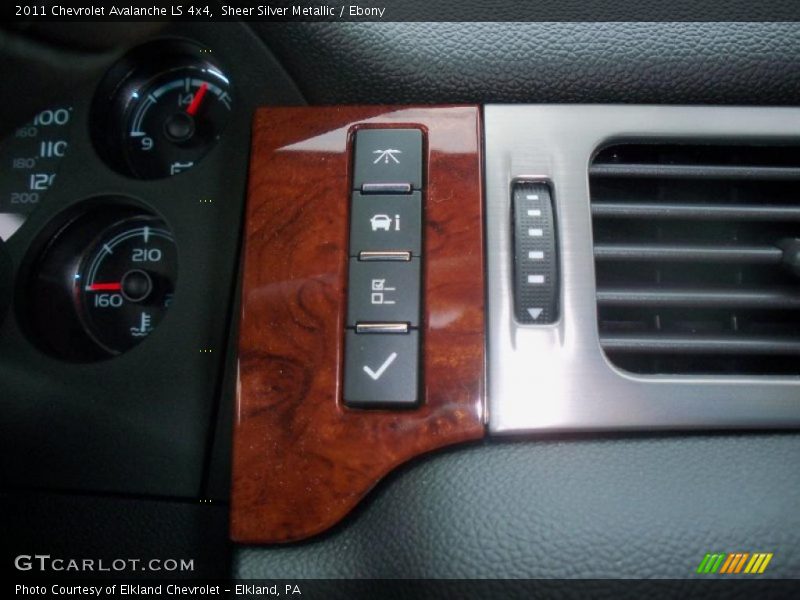 Sheer Silver Metallic / Ebony 2011 Chevrolet Avalanche LS 4x4