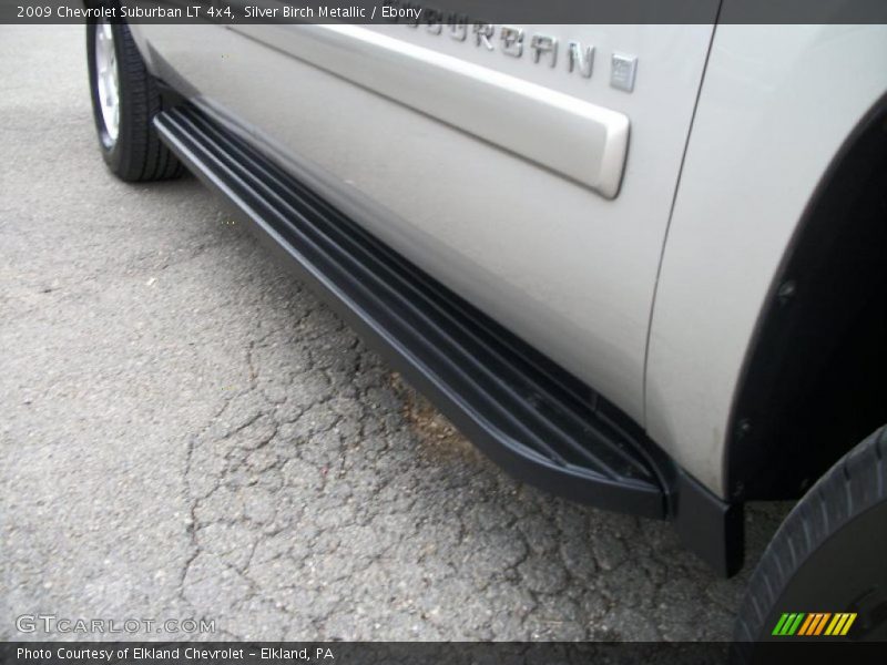 Silver Birch Metallic / Ebony 2009 Chevrolet Suburban LT 4x4