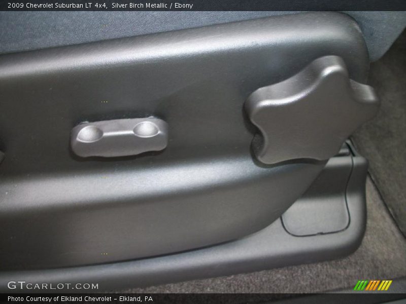 Silver Birch Metallic / Ebony 2009 Chevrolet Suburban LT 4x4