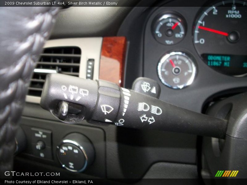 Silver Birch Metallic / Ebony 2009 Chevrolet Suburban LT 4x4