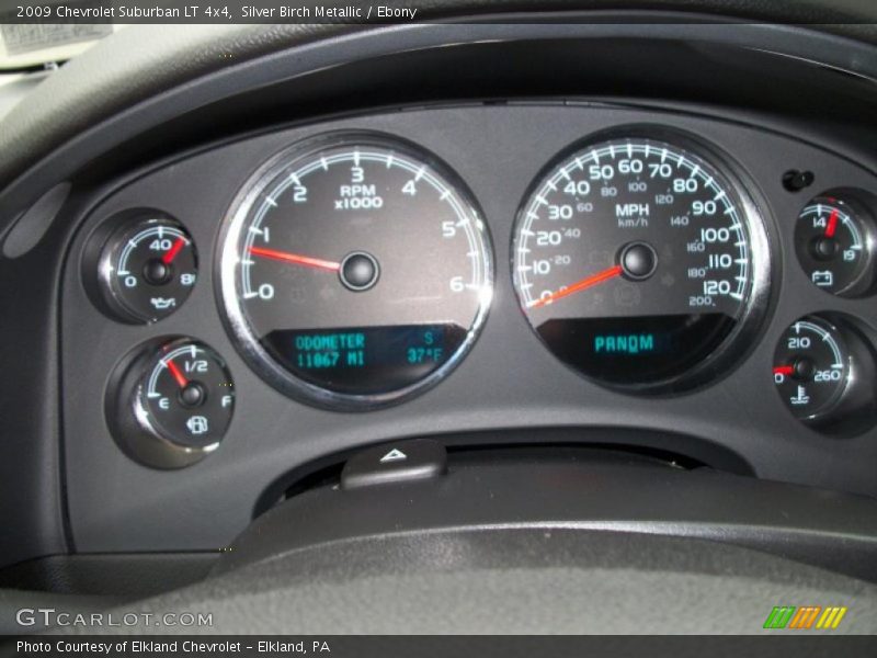 Silver Birch Metallic / Ebony 2009 Chevrolet Suburban LT 4x4