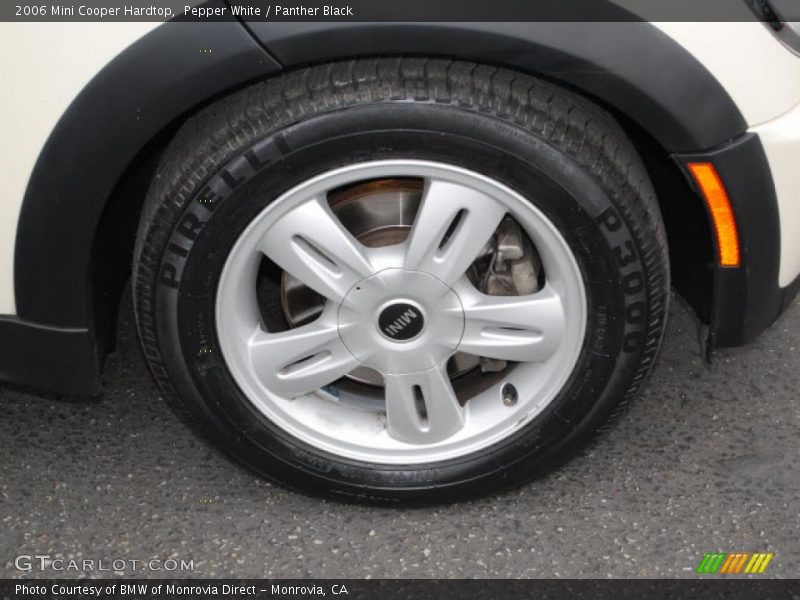 Pepper White / Panther Black 2006 Mini Cooper Hardtop