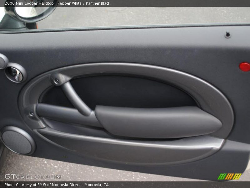 Pepper White / Panther Black 2006 Mini Cooper Hardtop