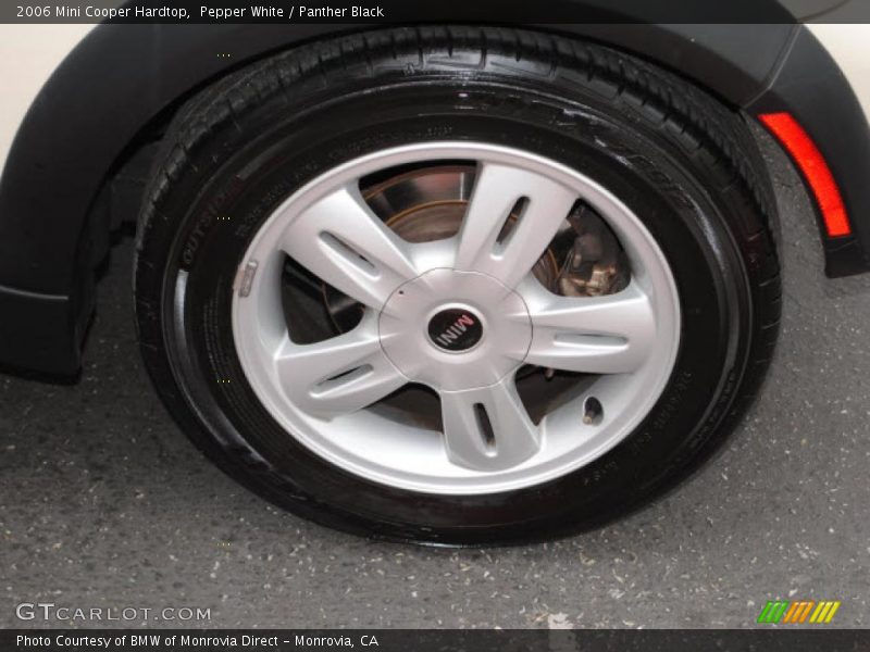 Pepper White / Panther Black 2006 Mini Cooper Hardtop