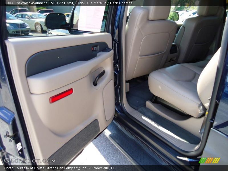 Dark Blue Metallic / Dark Charcoal 2004 Chevrolet Avalanche 1500 Z71 4x4