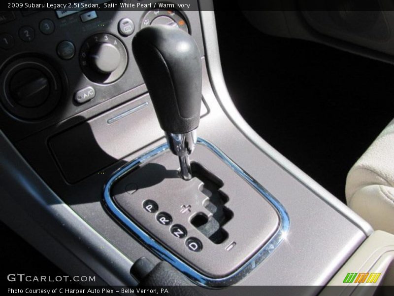 Satin White Pearl / Warm Ivory 2009 Subaru Legacy 2.5i Sedan
