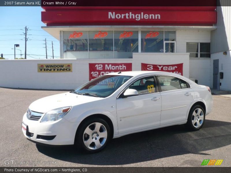 Cream White / Gray 2007 Saturn Aura XE