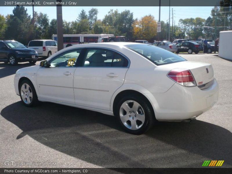 Cream White / Gray 2007 Saturn Aura XE