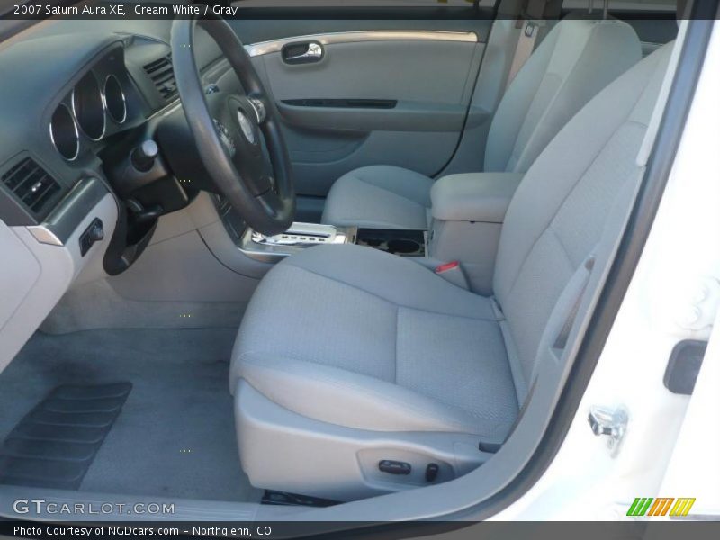 Cream White / Gray 2007 Saturn Aura XE