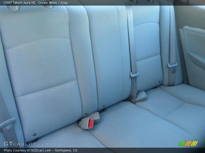 Cream White / Gray 2007 Saturn Aura XE