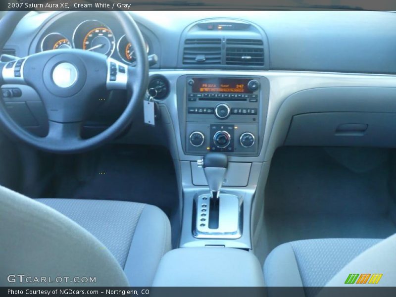 Cream White / Gray 2007 Saturn Aura XE