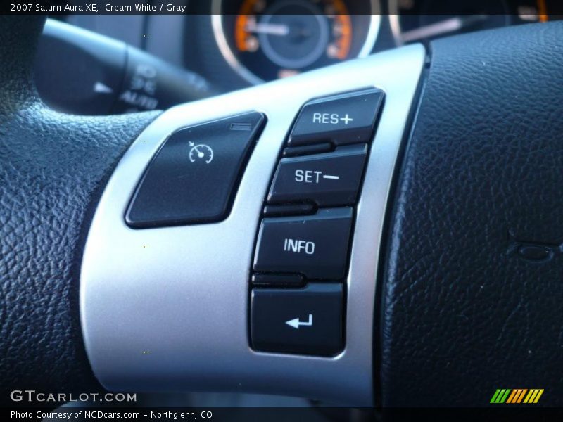 Cream White / Gray 2007 Saturn Aura XE