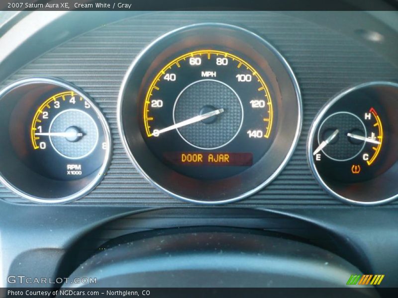 Cream White / Gray 2007 Saturn Aura XE