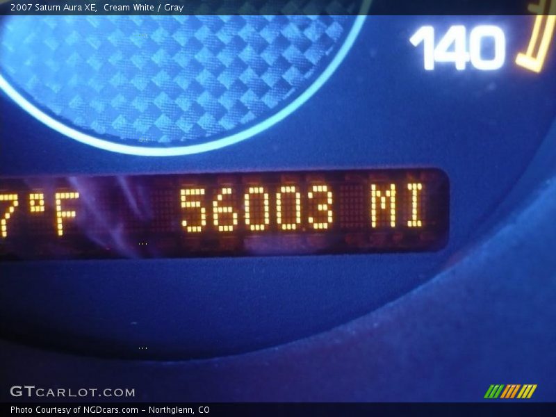 Cream White / Gray 2007 Saturn Aura XE