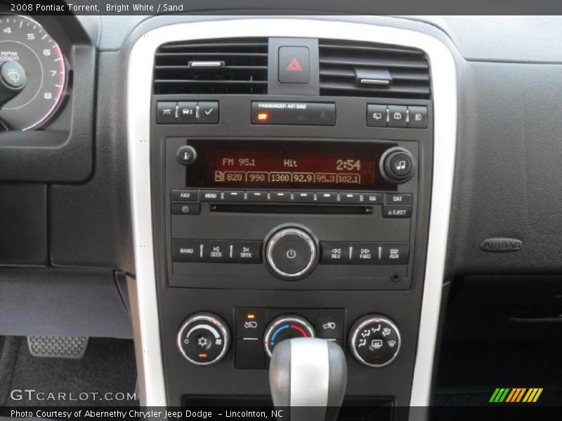 Bright White / Sand 2008 Pontiac Torrent