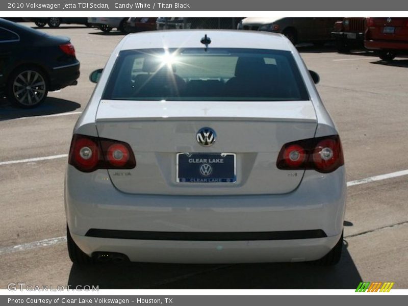Candy White / Titan Black 2010 Volkswagen Jetta TDI Sedan