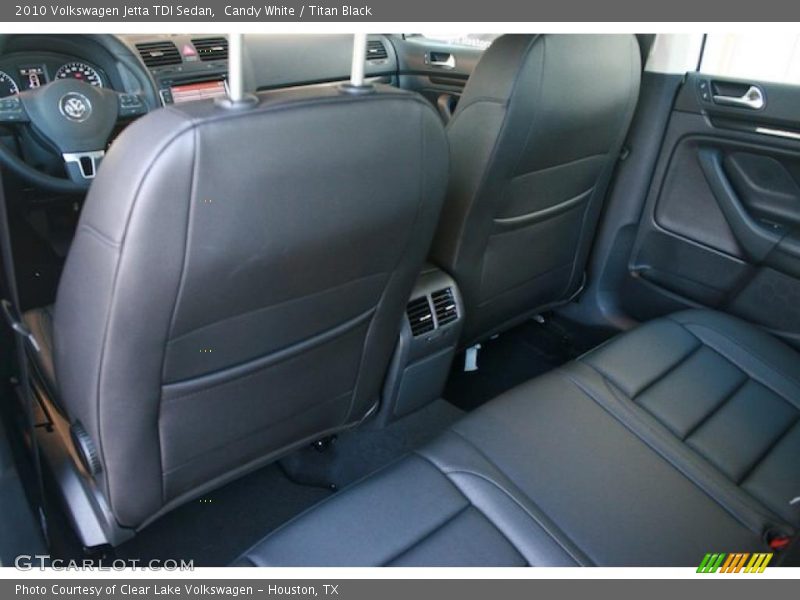 Candy White / Titan Black 2010 Volkswagen Jetta TDI Sedan