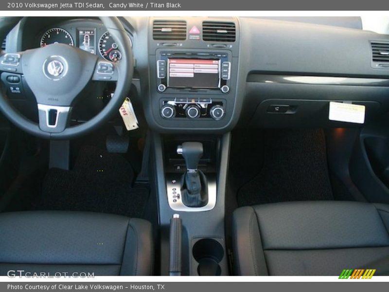 Candy White / Titan Black 2010 Volkswagen Jetta TDI Sedan