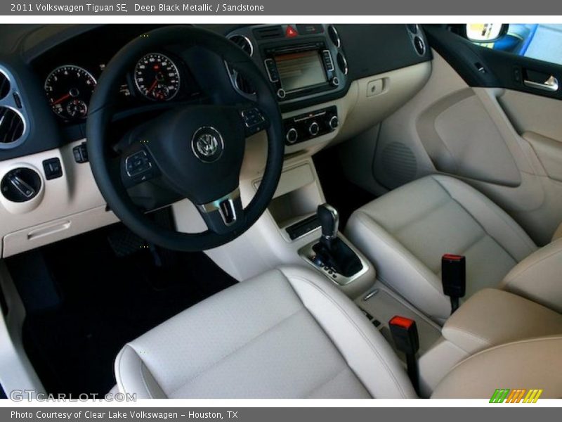 Deep Black Metallic / Sandstone 2011 Volkswagen Tiguan SE