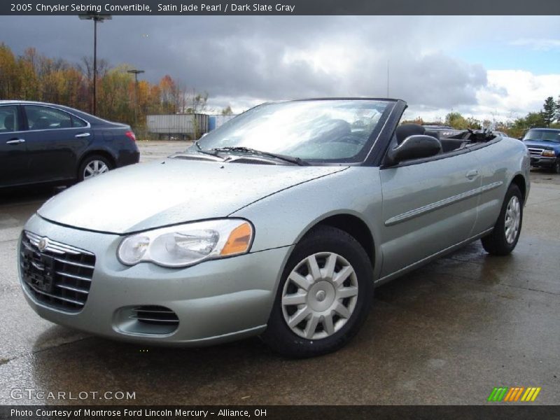 Front 3/4 View of 2005 Sebring Convertible