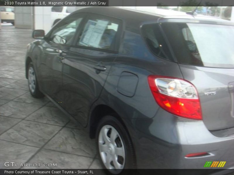 Magnetic Gray Metallic / Ash Gray 2010 Toyota Matrix 1.8