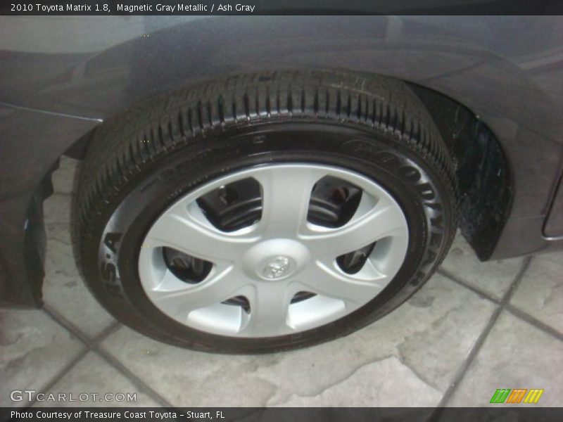 Magnetic Gray Metallic / Ash Gray 2010 Toyota Matrix 1.8