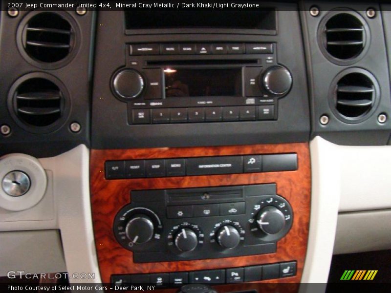 Mineral Gray Metallic / Dark Khaki/Light Graystone 2007 Jeep Commander Limited 4x4