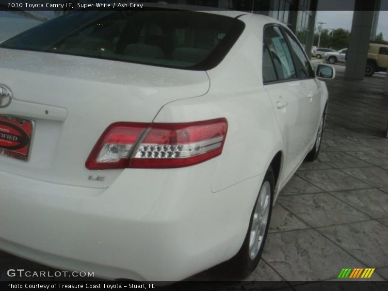 Super White / Ash Gray 2010 Toyota Camry LE