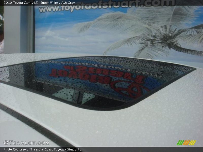 Super White / Ash Gray 2010 Toyota Camry LE