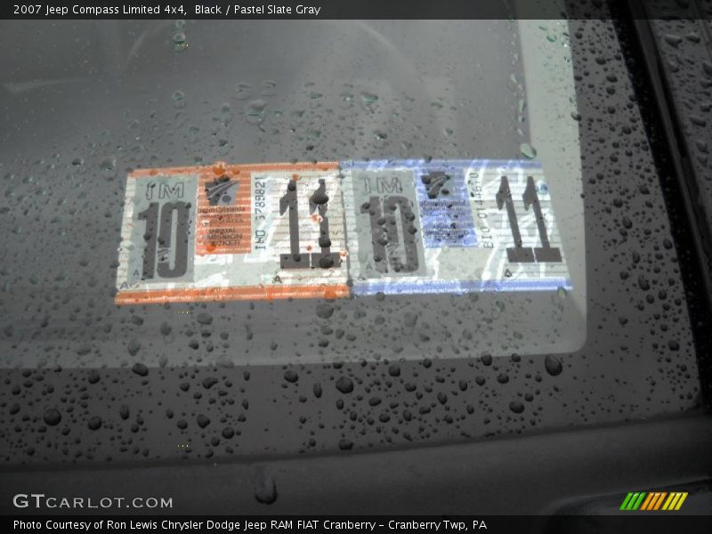 Black / Pastel Slate Gray 2007 Jeep Compass Limited 4x4