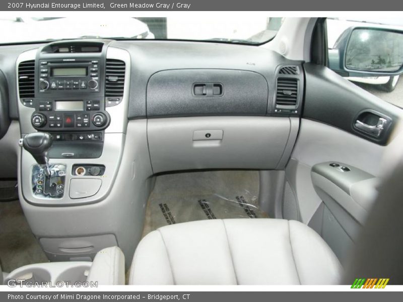 Green Meadow Gray / Gray 2007 Hyundai Entourage Limited