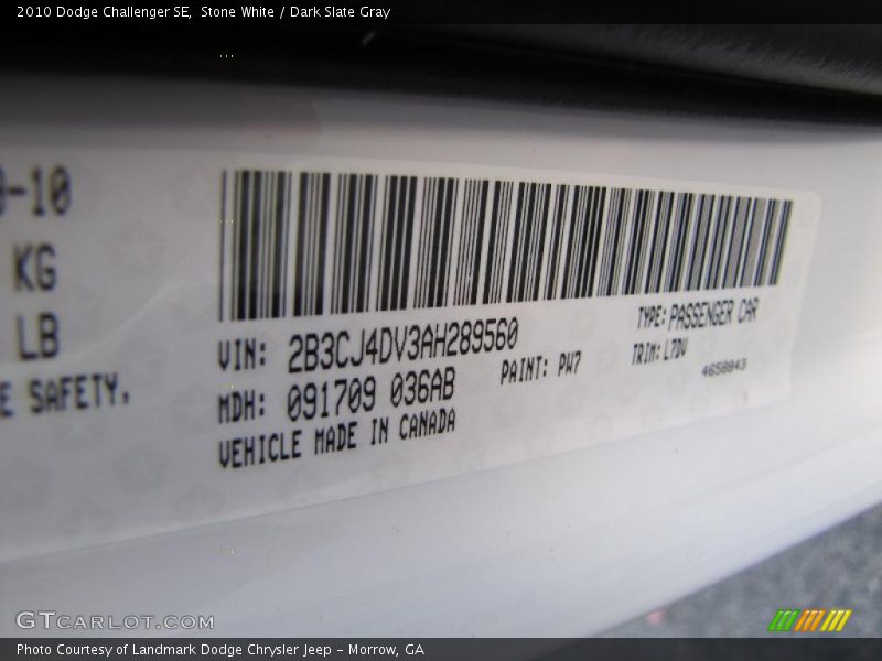 Stone White / Dark Slate Gray 2010 Dodge Challenger SE