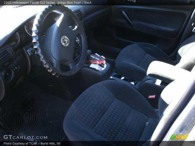 Indigo Blue Pearl / Black 2002 Volkswagen Passat GLS Sedan