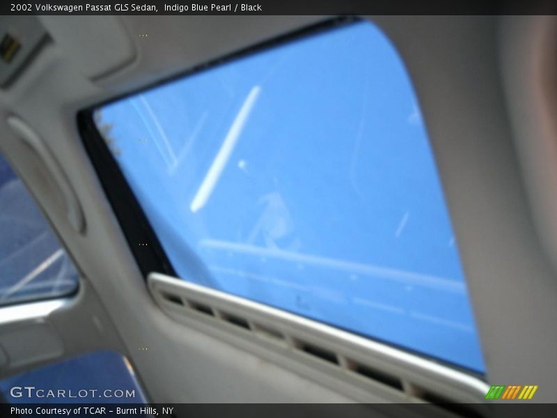 Indigo Blue Pearl / Black 2002 Volkswagen Passat GLS Sedan