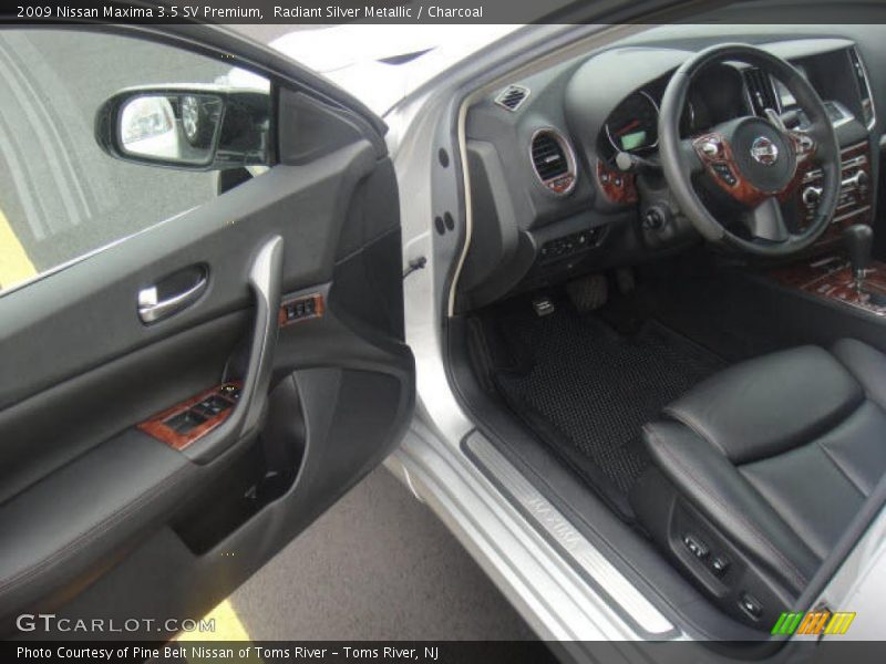 Radiant Silver Metallic / Charcoal 2009 Nissan Maxima 3.5 SV Premium