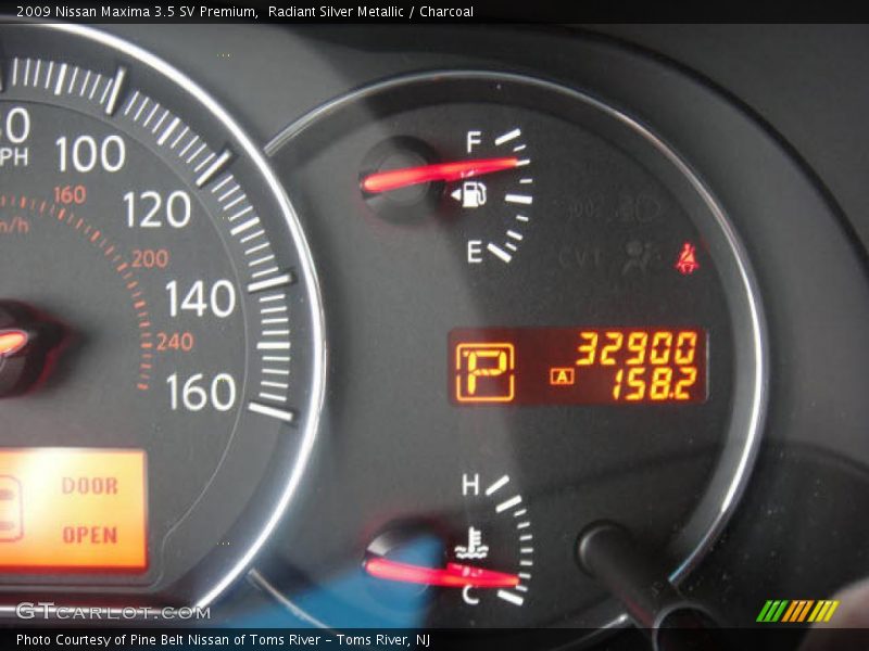 Radiant Silver Metallic / Charcoal 2009 Nissan Maxima 3.5 SV Premium