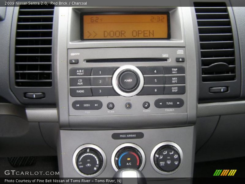 Red Brick / Charcoal 2009 Nissan Sentra 2.0