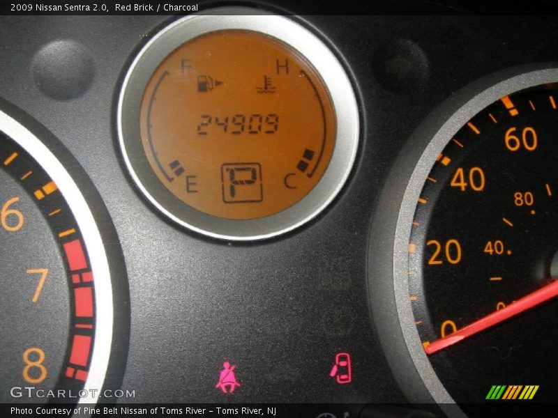 Red Brick / Charcoal 2009 Nissan Sentra 2.0