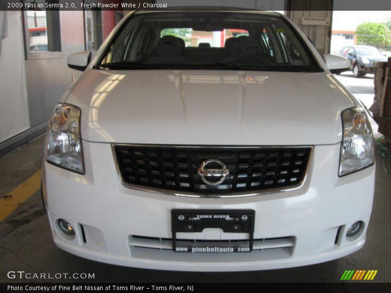 Fresh Powder White / Charcoal 2009 Nissan Sentra 2.0