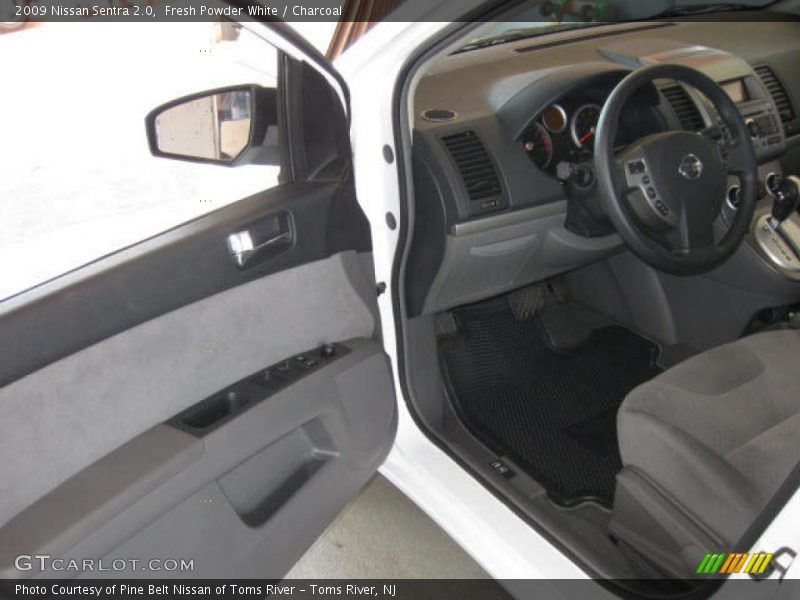 Fresh Powder White / Charcoal 2009 Nissan Sentra 2.0