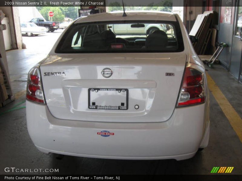 Fresh Powder White / Charcoal 2009 Nissan Sentra 2.0