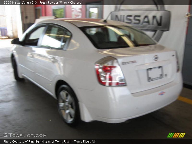 Fresh Powder White / Charcoal 2009 Nissan Sentra 2.0